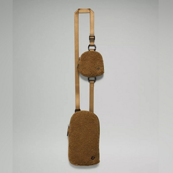 Lululemon Modular Phone Crossbody Bag Fleece Camel Brown Unisex NWT - Picture 3 of 4